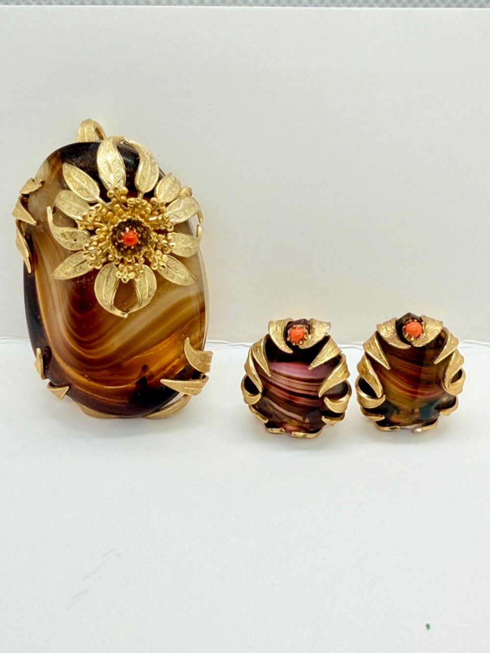 EUGENE Signed Large Faux Agate & Coral Floral Pendent & Earrings Set, Vtg AS IS